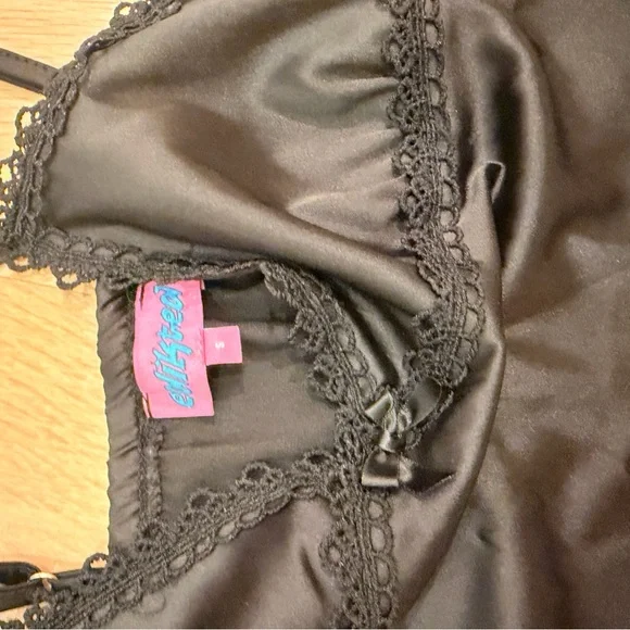 EDIKTED Imani Satin Camisoles, size Set of 2 black and pink sz small - Picture 3 of 6